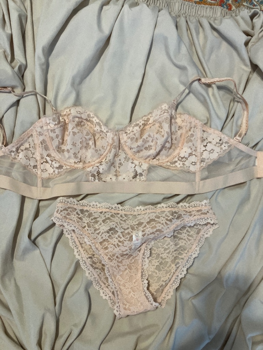 Peach lace set